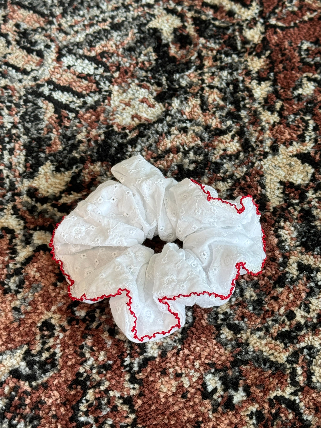 Red Line White Scrunchies